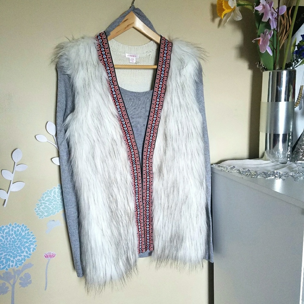 Faux Fur Vest - Picture 1 of 4